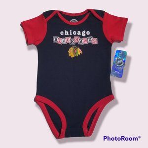 NWT NHL Chicago Blackhawks Size 18M Onesie Black and Red Cotton Tagless